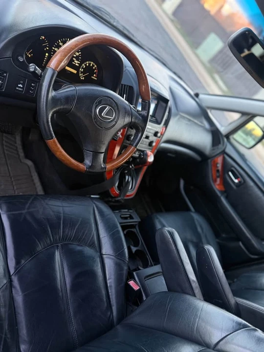 2001 Lexus RX 1st Gen - Image 11 of 15