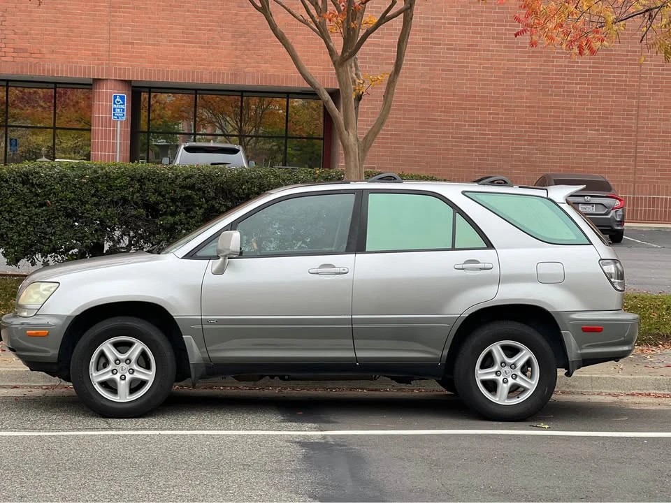 2001 Lexus RX 1st Gen - Image 3 of 15