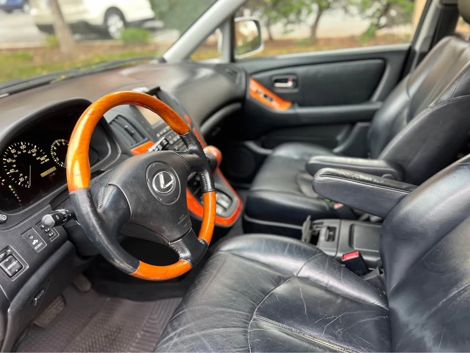 2001 Lexus RX 1st Gen - Image 11 of 15