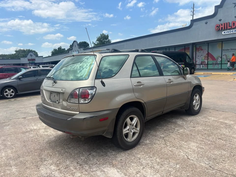 2001 Lexus RX 1st Gen - Image 5 of 12