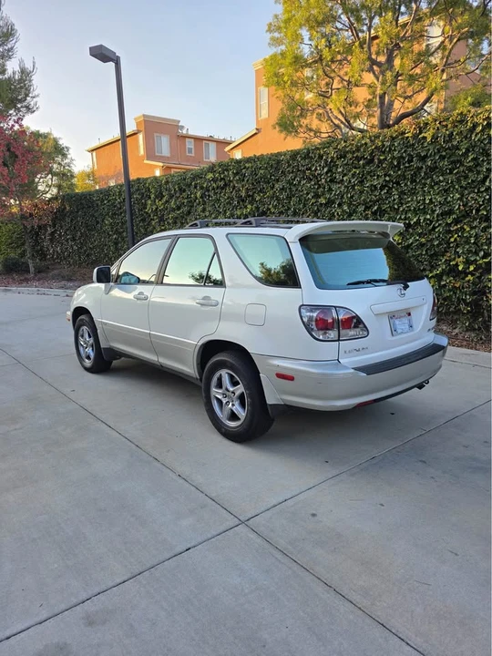 2001 Lexus RX 1st Gen - Image 5 of 16
