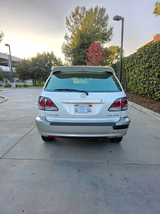 2001 Lexus RX 1st Gen - Image 4 of 16