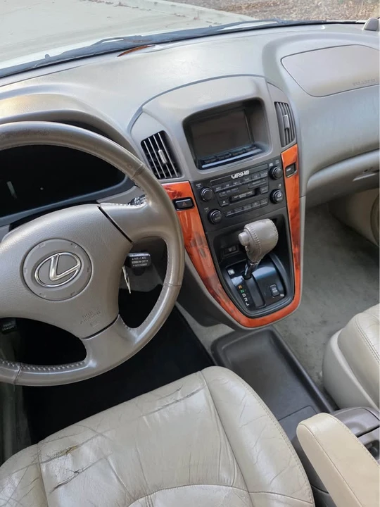 2001 Lexus RX 1st Gen - Image 11 of 16