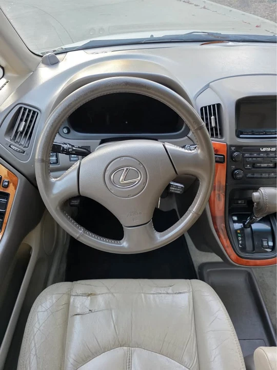 2001 Lexus RX 1st Gen - Image 10 of 16