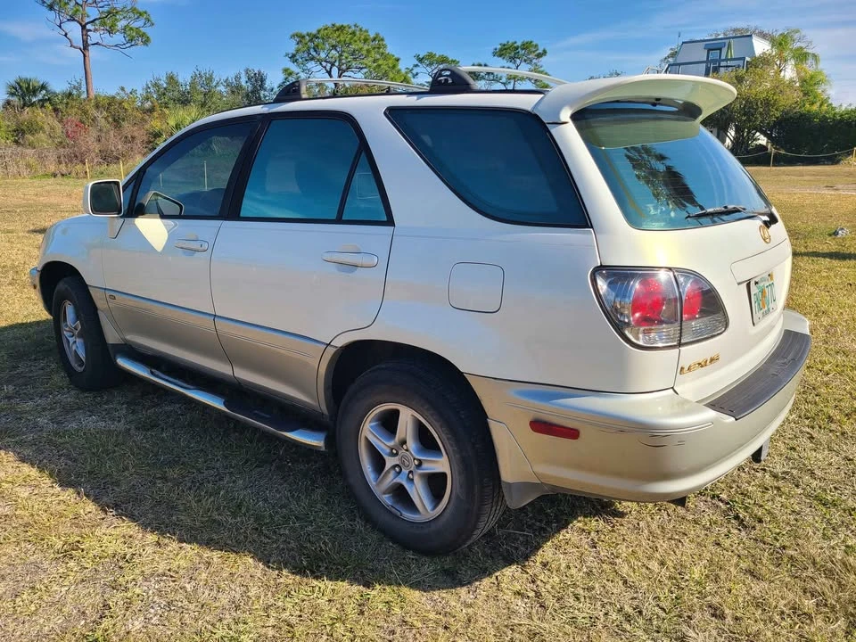 2001 Lexus RX 1st Gen - Image 2 of 10