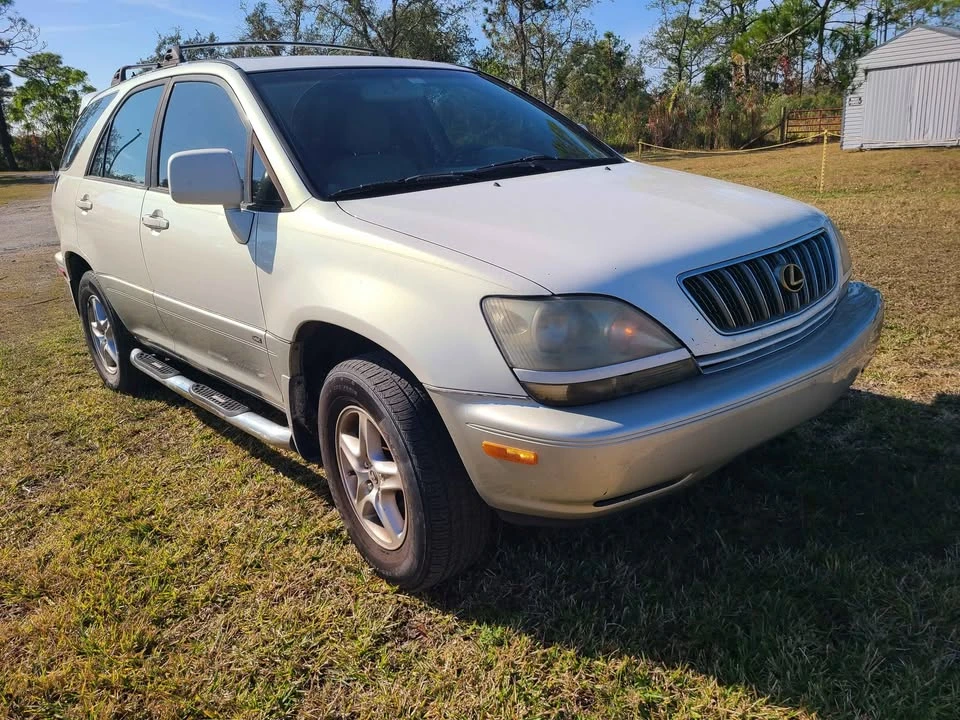 2001 Lexus RX 1st Gen - Image 6 of 10