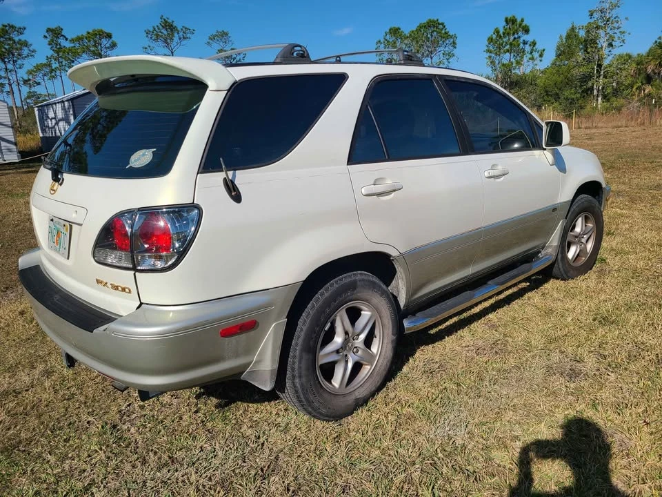 2001 Lexus RX 1st Gen - Image 4 of 10