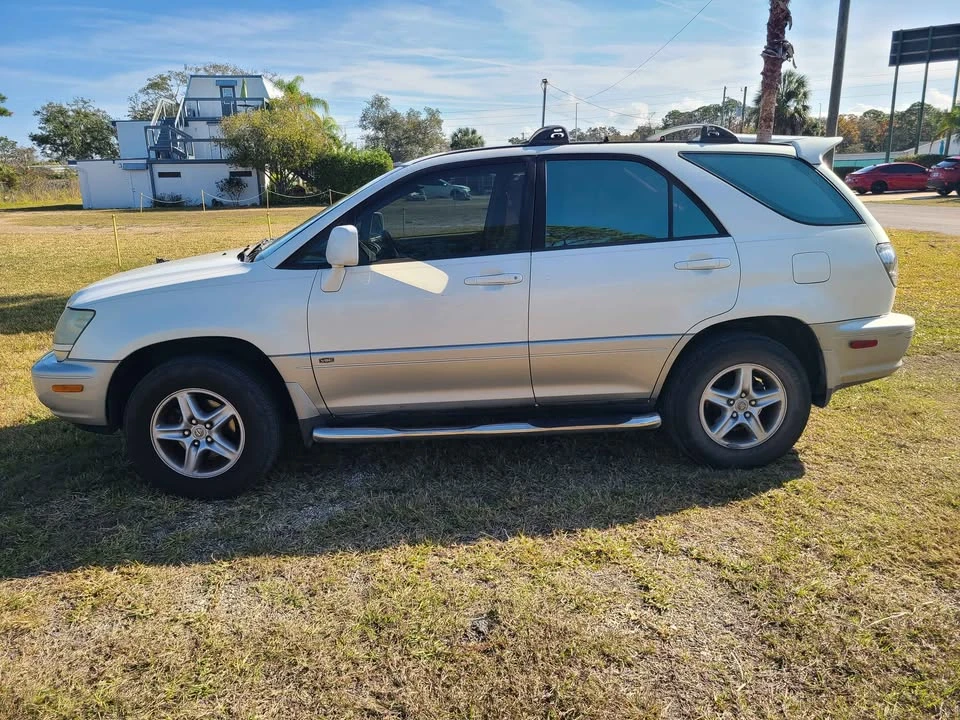 2001 Lexus RX 1st Gen - Image 5 of 10