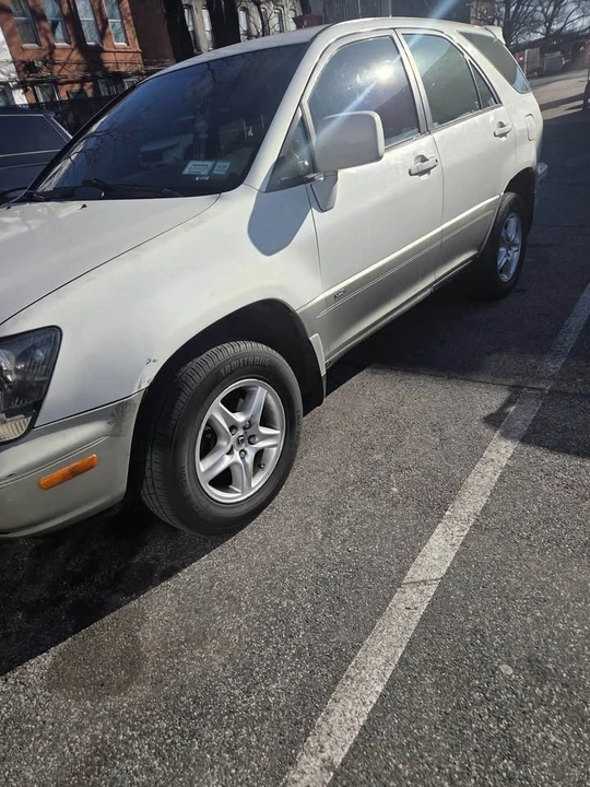 2001 Lexus RX 1st Gen - Image 2 of 6
