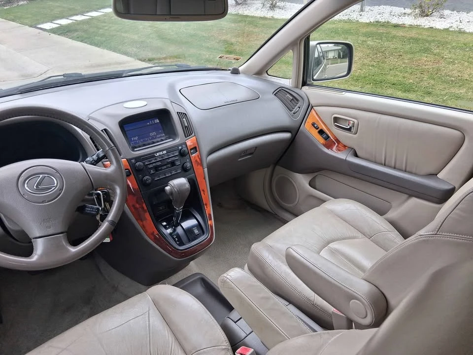 2001 Lexus RX 1st Gen - Image 6 of 9