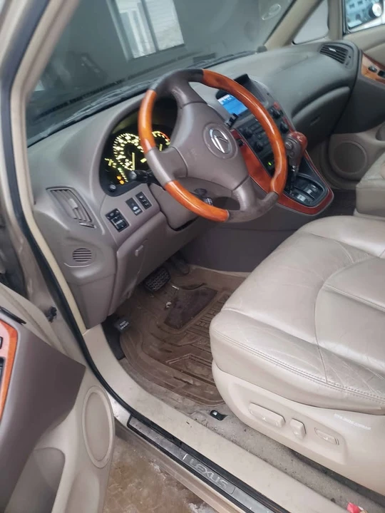2001 Lexus RX 1st Gen - Image 4 of 8