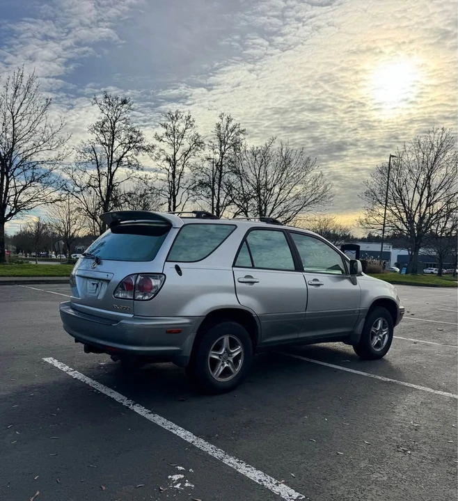 2001 Lexus RX 1st Gen - Image 6 of 12