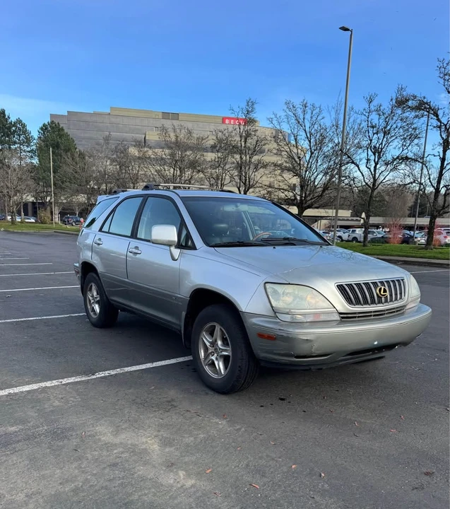 2001 Lexus RX 1st Gen - Image 4 of 12