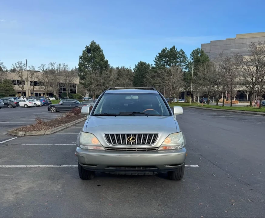 2001 Lexus RX 1st Gen - Image 3 of 12