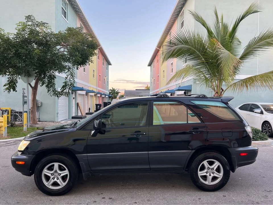2001 Lexus RX 1st Gen - Image 9 of 19