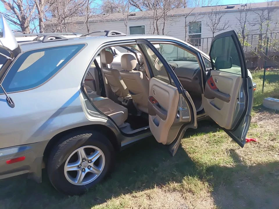 2001 Lexus RX 1st Gen - Image 3 of 10