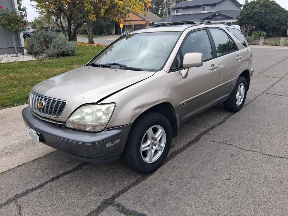 2001 Lexus RX 1st Gen - Image 2 of 9