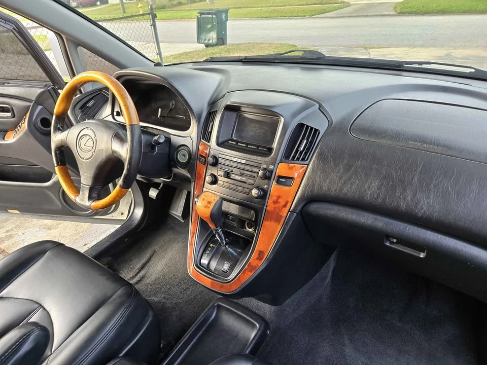 2001 Lexus RX 1st Gen - Image 7 of 9
