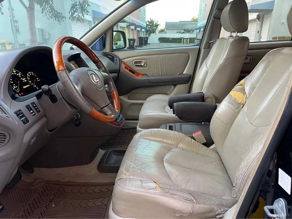 2001 Lexus RX 1st Gen - Image 13 of 19