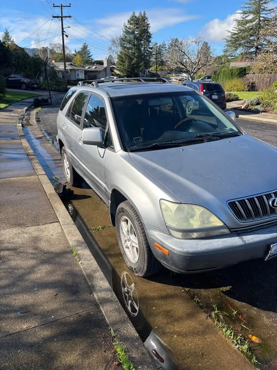2001 Lexus RX 1st Gen - Image 2 of 11
