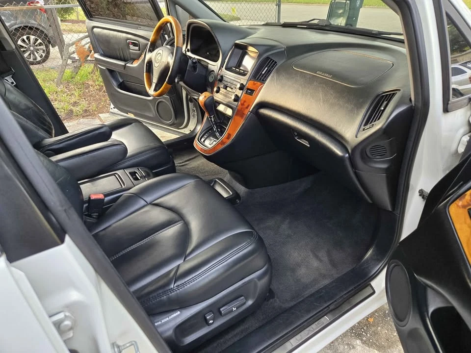 2001 Lexus RX 1st Gen - Image 4 of 9