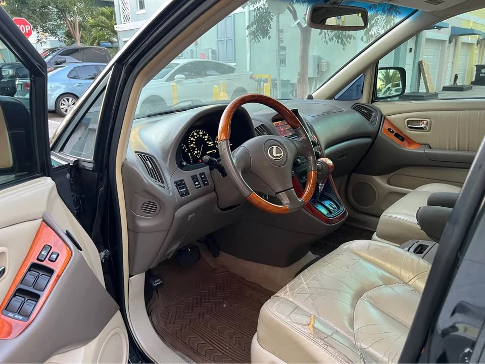 2001 Lexus RX 1st Gen - Image 9 of 17