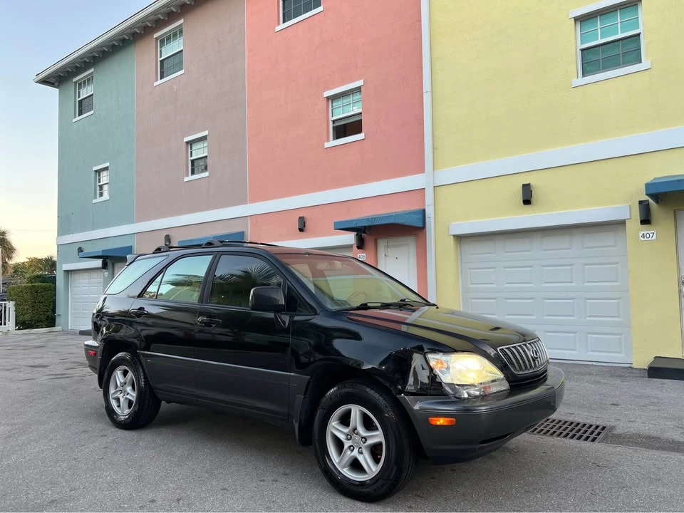 2001 Lexus RX 1st Gen - Image 3 of 17