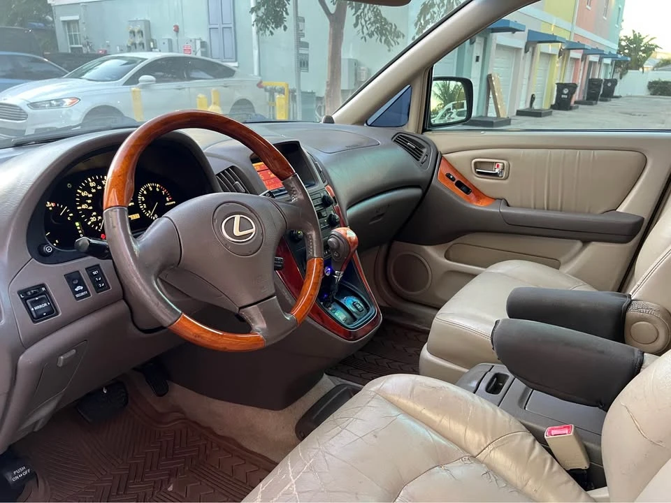 2001 Lexus RX 1st Gen - Image 12 of 19