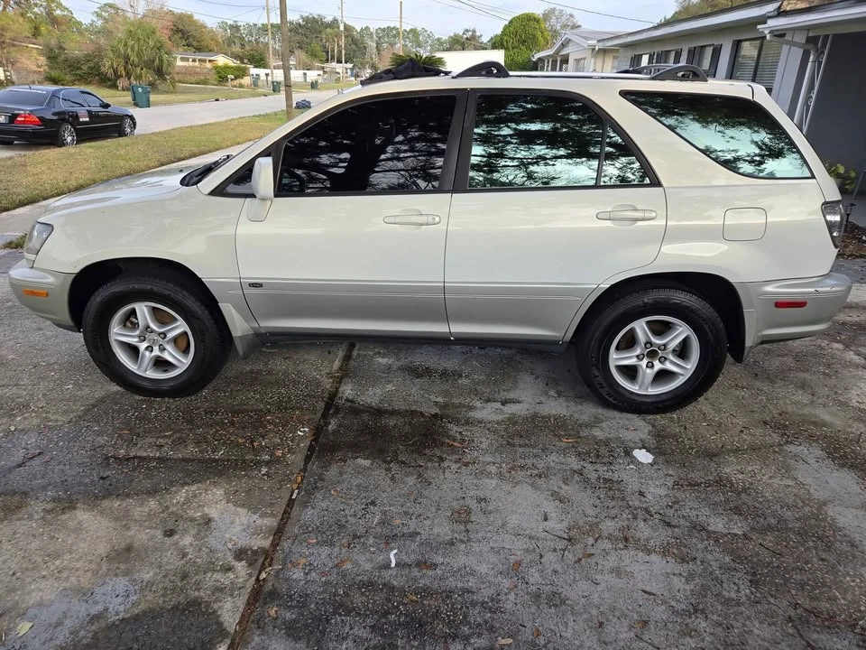 2001 Lexus RX 1st Gen - Image 3 of 9