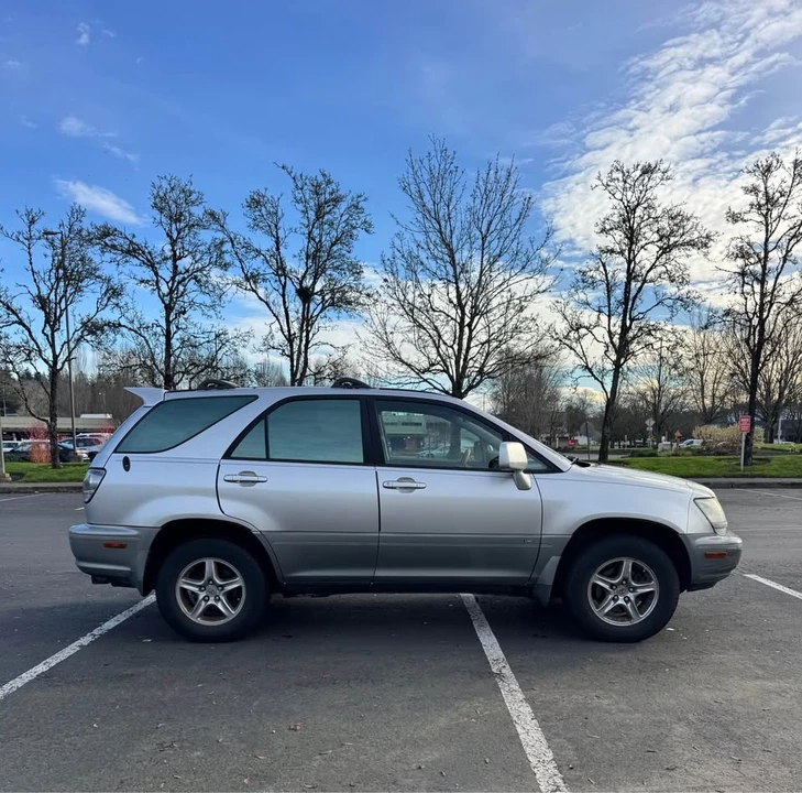 2001 Lexus RX 1st Gen - Image 5 of 12