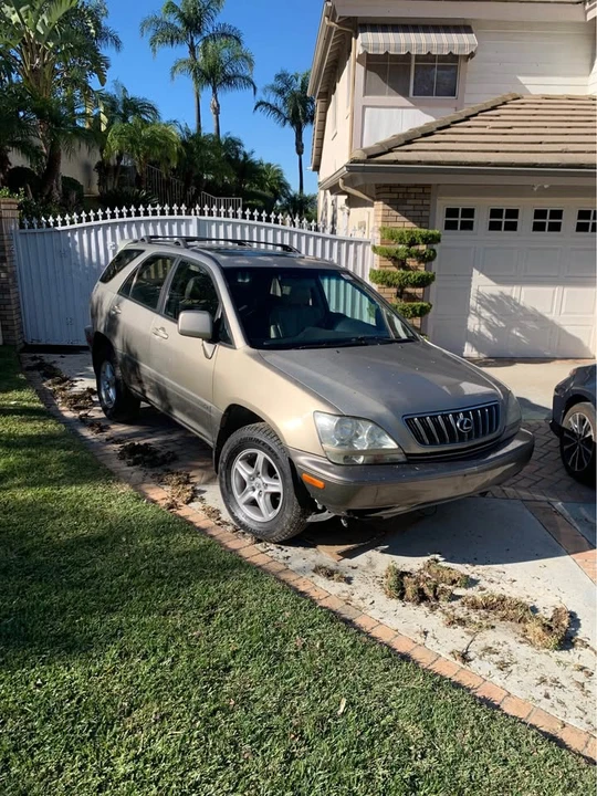 2001 Lexus RX 1st Gen - Image 2 of 20