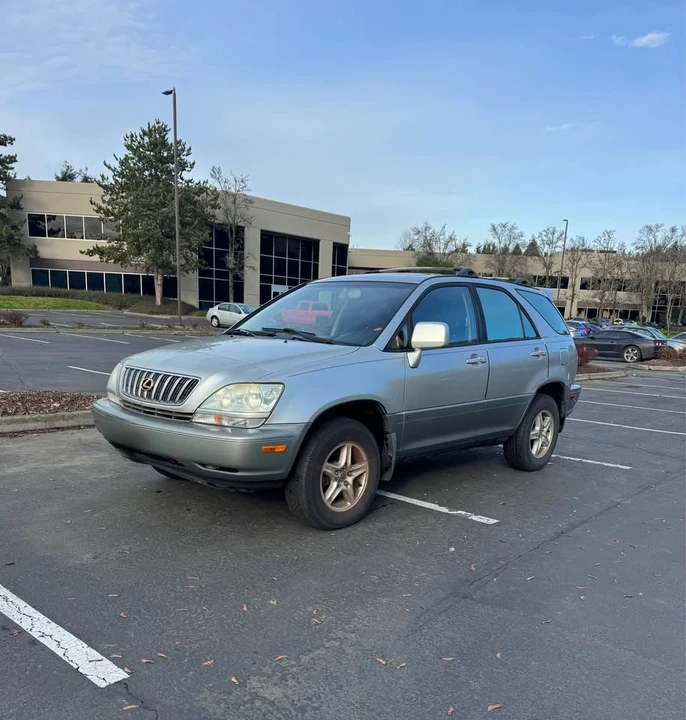 2001 Lexus RX 1st Gen - Image 2 of 12