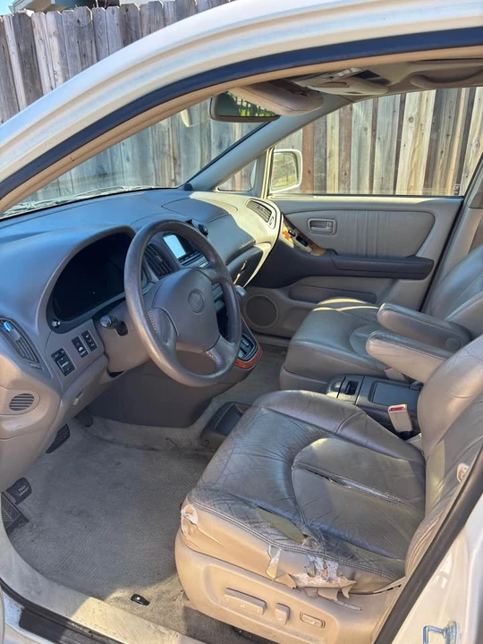 2001 Lexus RX 1st Gen - Image 4 of 5