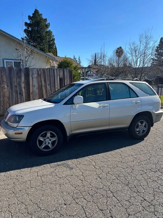 2001 Lexus RX 1st Gen - Image 2 of 5