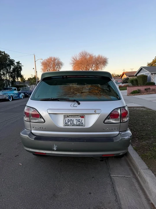 2001 Lexus RX 1st Gen - Image 2 of 8