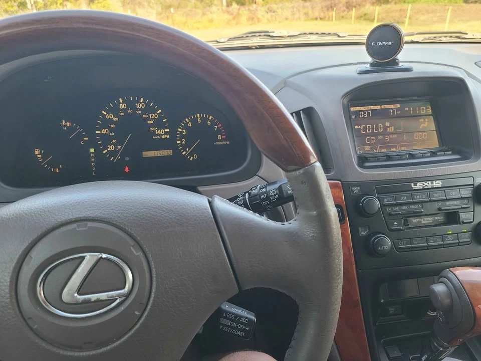 2001 Lexus RX 1st Gen - Image 9 of 11