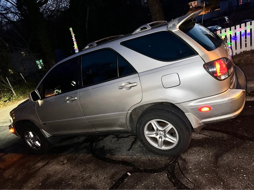 2001 Lexus RX 1st Gen - Image 11 of 18