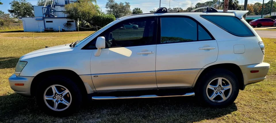 2001 Lexus RX 1st Gen - Image 5 of 11