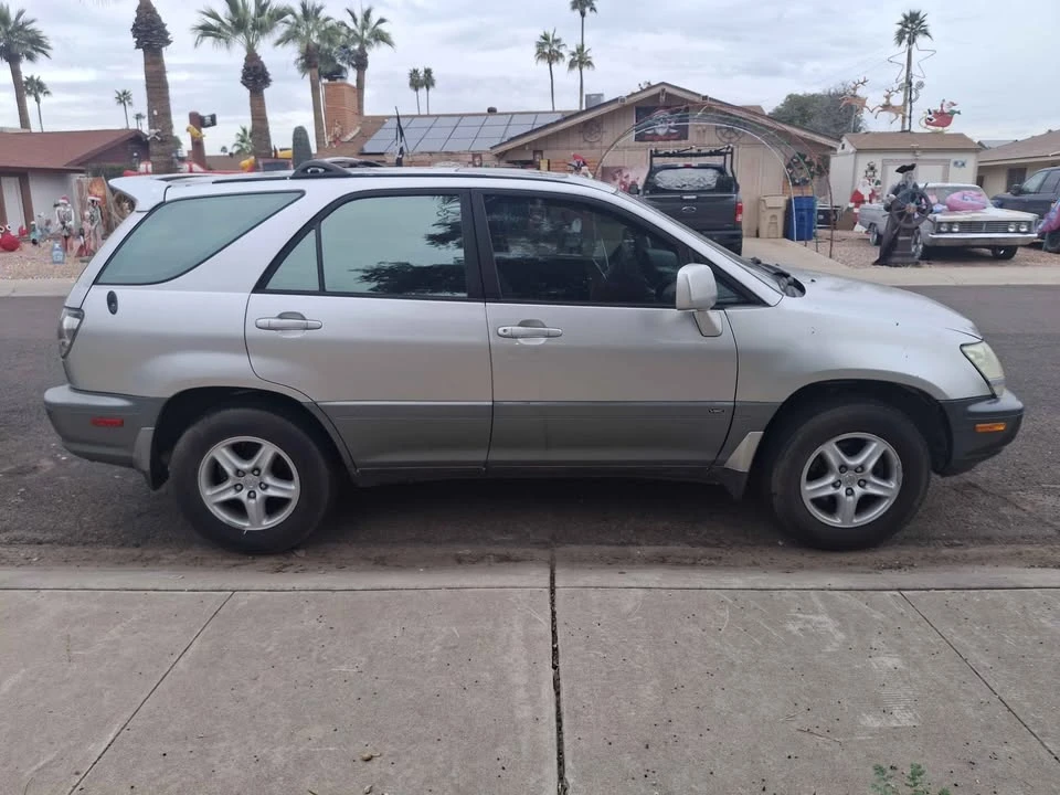 2001 Lexus RX 1st Gen - Image 4 of 10