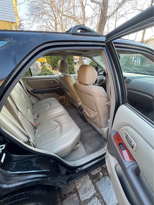 2001 Lexus RX 1st Gen - Image 10 of 18