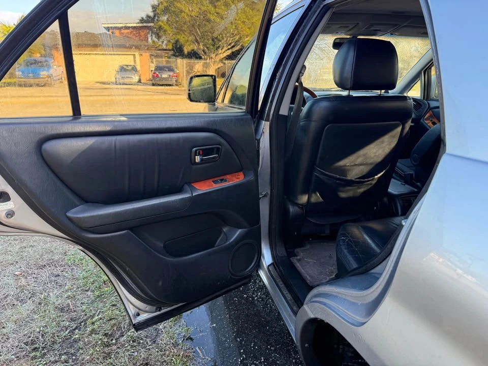 2001 Lexus RX 1st Gen - Image 7 of 7