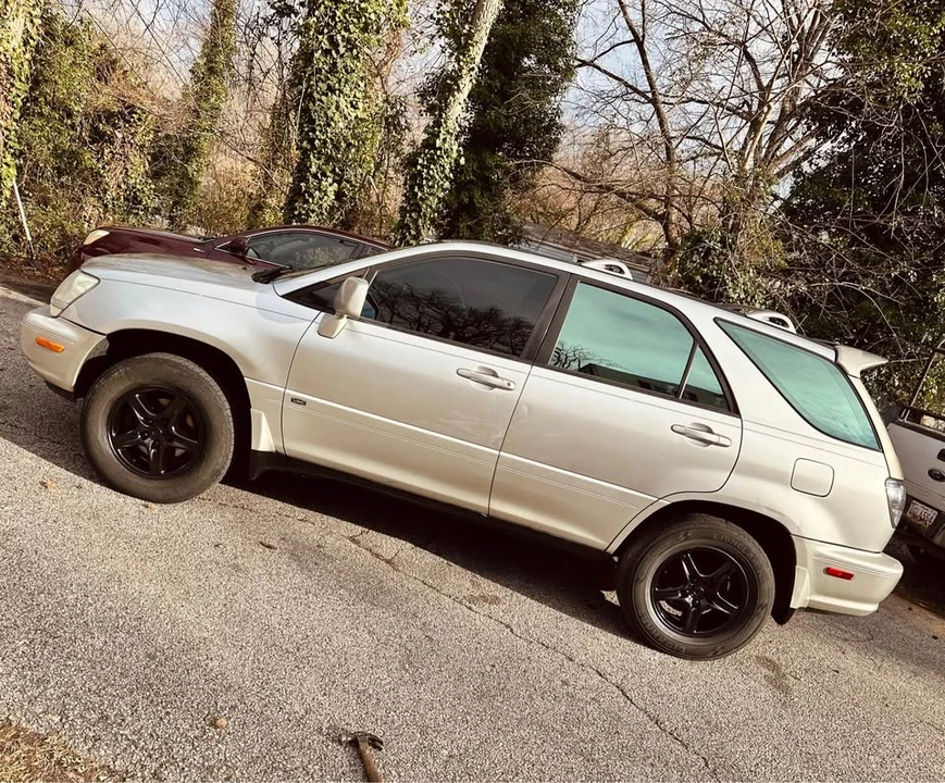 2001 Lexus RX 1st Gen - Image 14 of 18