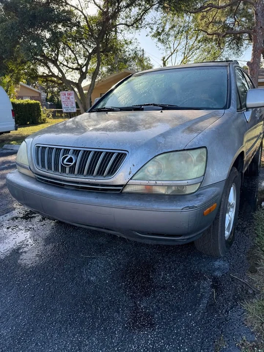 2001 Lexus RX 1st Gen - Image 2 of 7