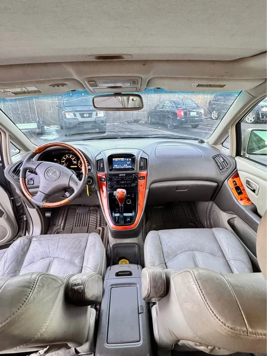 2001 Lexus RX 1st Gen - Image 12 of 14