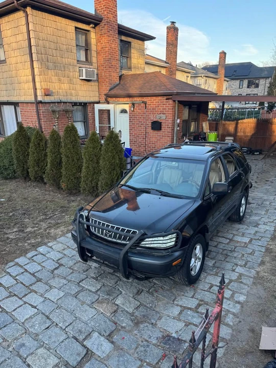 2001 Lexus RX 1st Gen - Image 3 of 18