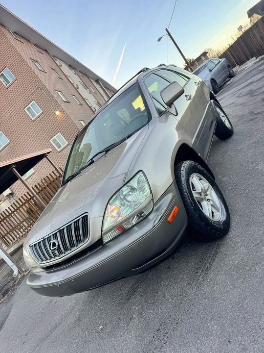 2001 Lexus RX 1st Gen - Image 2 of 14