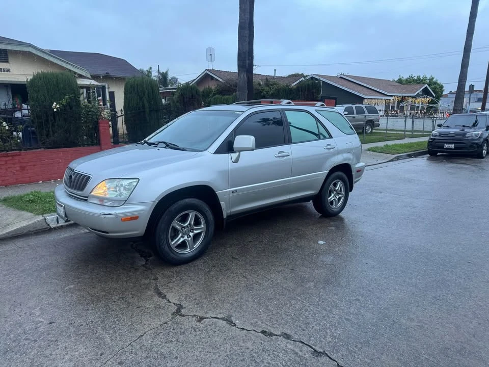 2001 Lexus RX 1st Gen - Image 2 of 12