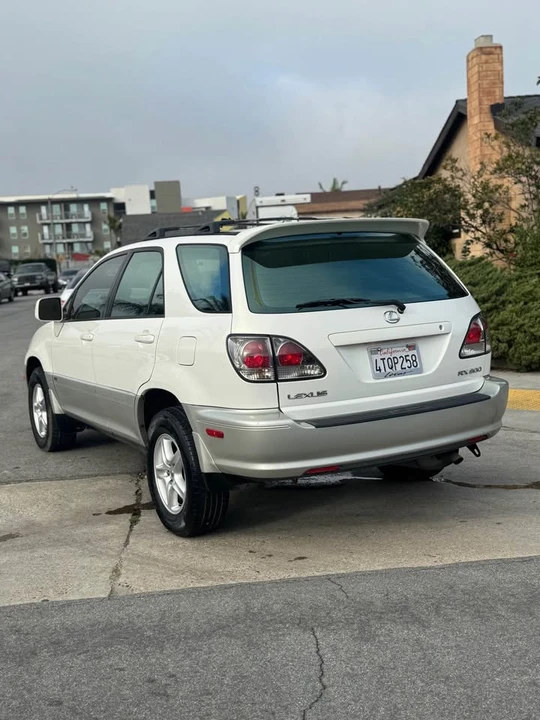 2001 Lexus RX 1st Gen - Image 2 of 9
