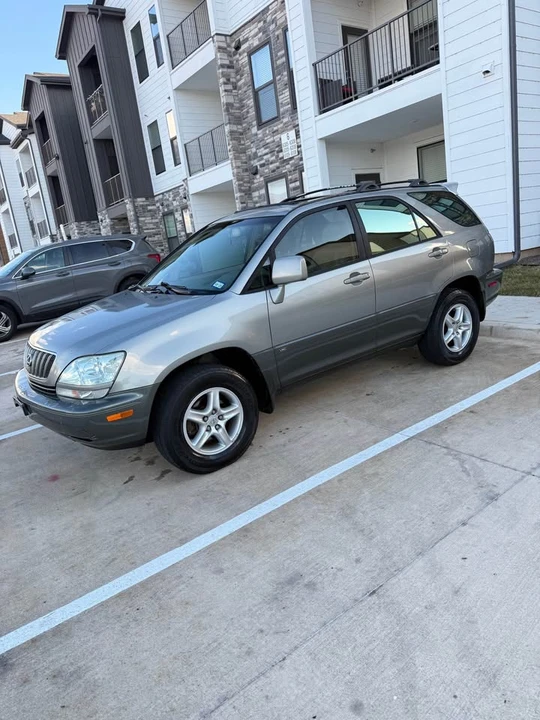 2001 Lexus RX 1st Gen - Image 11 of 16