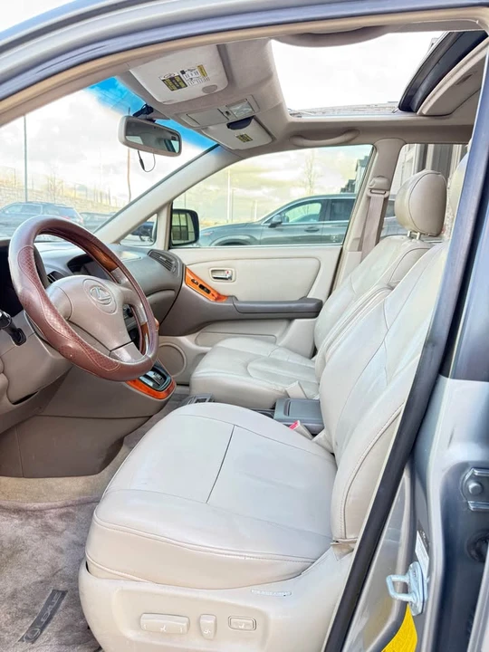 2001 Lexus RX 1st Gen - Image 3 of 16